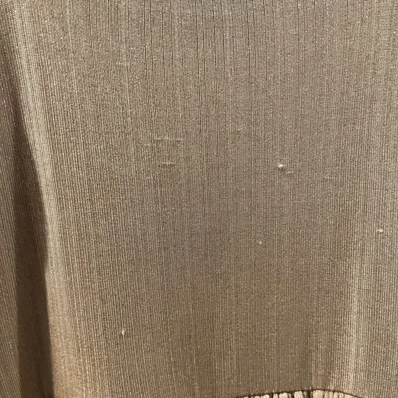 Hollister Metallic Gold party Dress with pleated skirt - Picture 6 of 7